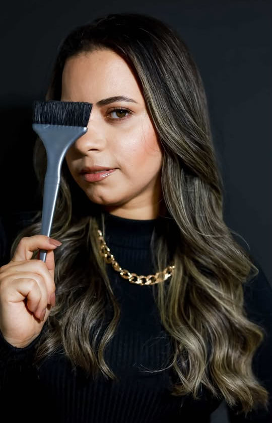 VANESSA CARLA OLIVEIRA ANDRADE: A TRANSFORMAÇÃO CAPILAR QUE DEVOLVE A AUTOESTIMA E REINVENTA HISTÓRIAS