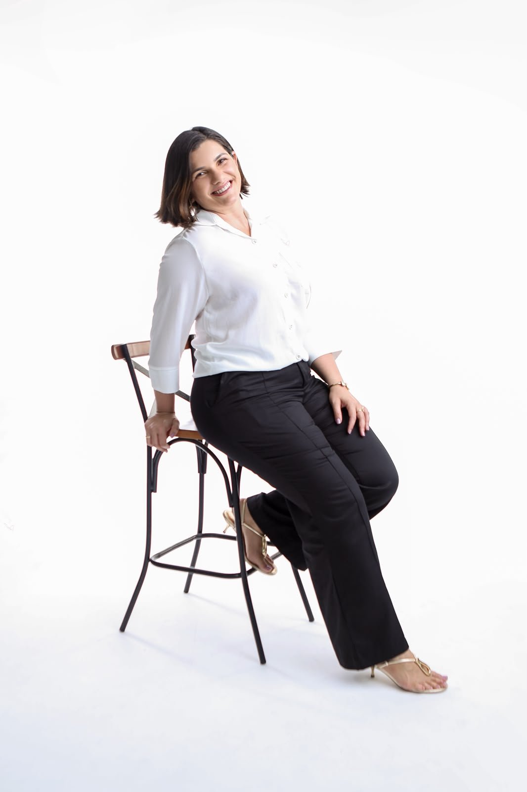 DRA. RAFAELA DA SILVA ACÁCIO: CIÊNCIA, ACOLHIMENTO E DEDICAÇÃO À SAÚDE INFANTIL