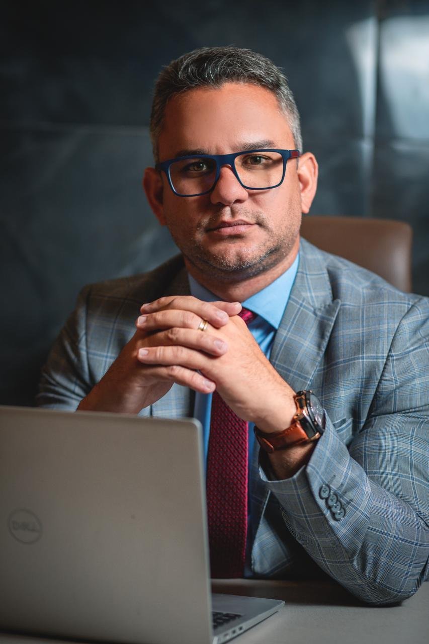 RODRIGO MONTEIRO DE ALCÂNTARA: ESTRATÉGIA, DIREITO DIGITAL E SEGURANÇA JURÍDICA